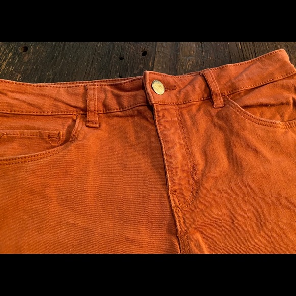 H&M Rust Colored Shorts, Size 4 - Picture 5 of 11